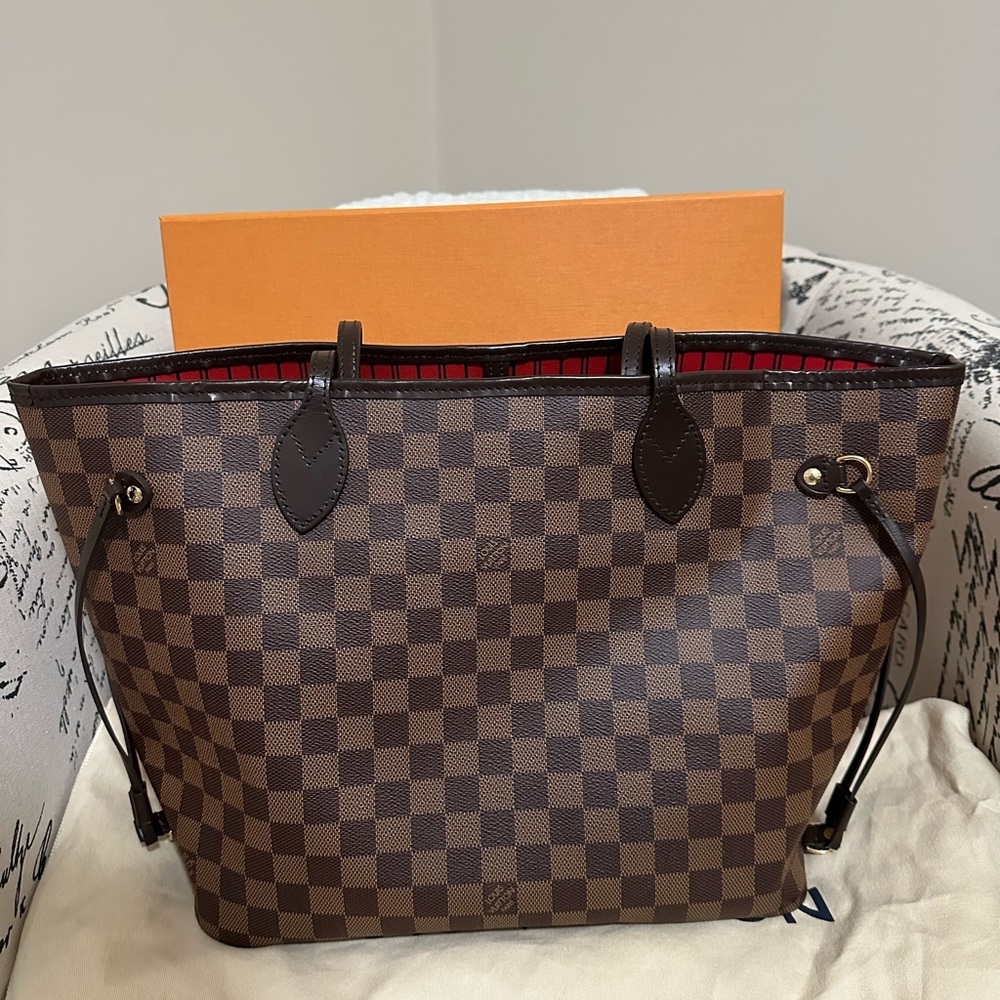 Authentic Louis Vuitton Neverfull MM